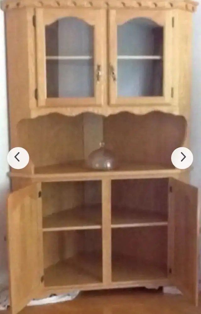 buffet en chêne in Hutches & Display Cabinets in City of Montréal - Image 4