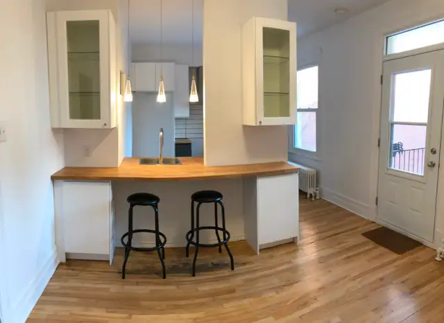 Grand condo Plateau in Long Term Rentals in City of Montréal - Image 5