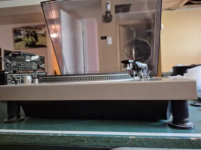 Technics SL-1200 original turntable in Performance & DJ Equipment in City of Montréal - Image 4