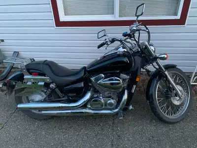 2008 Honda Shadow Spirit, Metallic Black, 745cc liquid cooled V-twin. Wide-ratio five-speed transmis...
