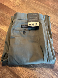 Banana Republic Smithfield Rapid Movement Chino 33x32 New w tags