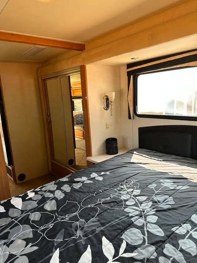 Motorhome in RVs & Motorhomes in Parksville / Qualicum Beach - Image 8