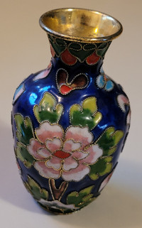 Vintage Chinese Cloisonne Enamel Dynasty Palace Flower Bud Vase