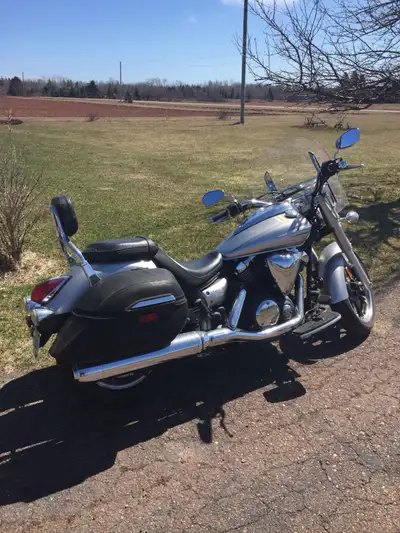 2009 V Star Ready for the road new oil tires brake job. Clothes and helmet comes plus leather chaps....