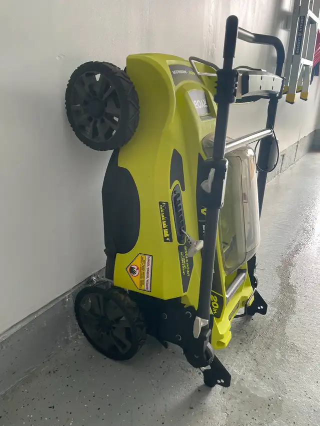 [EXCELLENT COND] RYOBI 40V HP Brushless 20'' Cordless Lawn Mower in Lawnmowers & Leaf Blowers in Oakville / Halton Region - Image 9