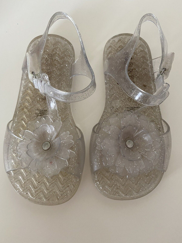 Size 9 Toddler Clear Sandals  in Clothing - 4T in Winnipeg