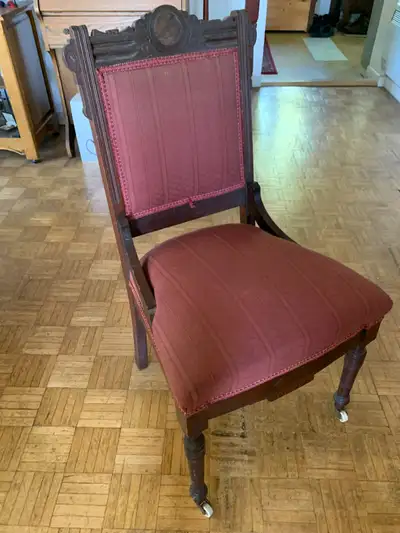 Chaise  antique, View more