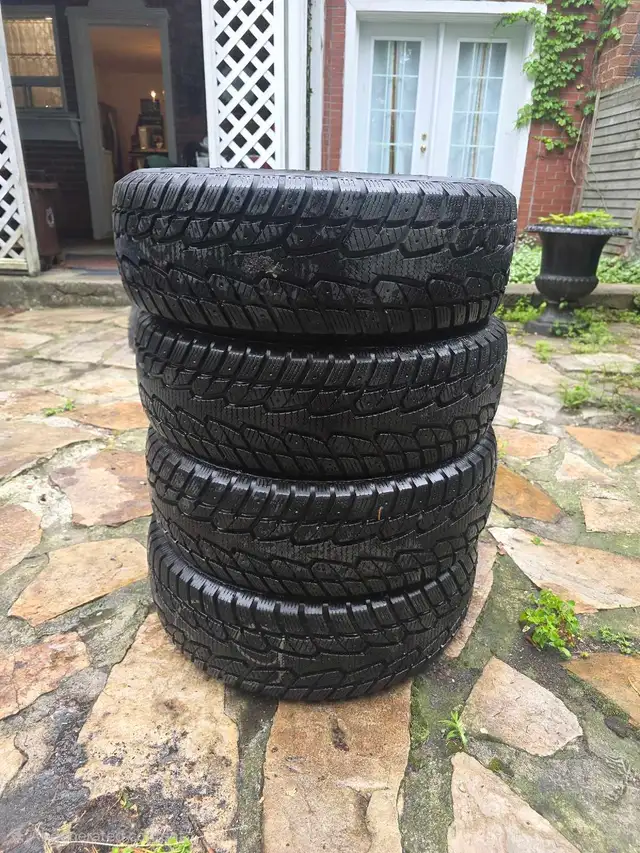 4 Pneus d'hiver Mirage 215/60R16 DOT 2022 – 350$ OBO in Tires & Rims in City of Montréal - Image 2