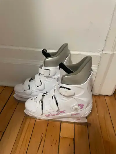 Patins à glace femme en taille 39 achetés chez décathlon.