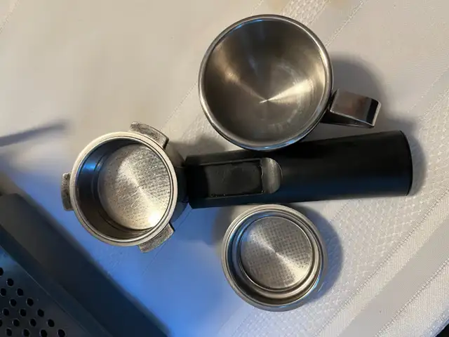 Breville Cafe Roma Espresso Maker in Coffee Makers in Ottawa - Image 3