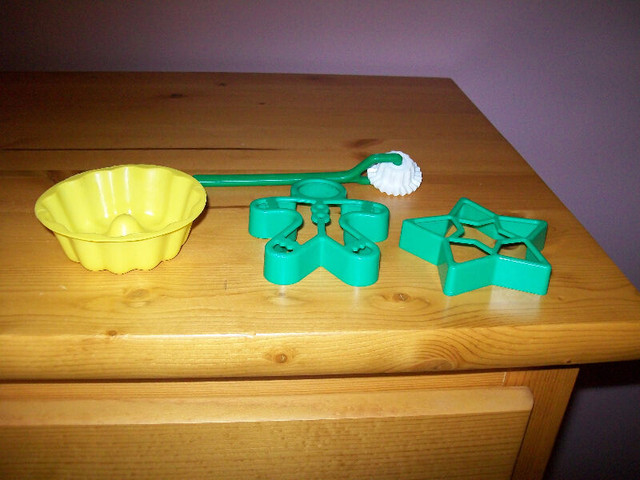 weight scale/baking items in Kitchen & Dining Wares in Kawartha Lakes - Image 2