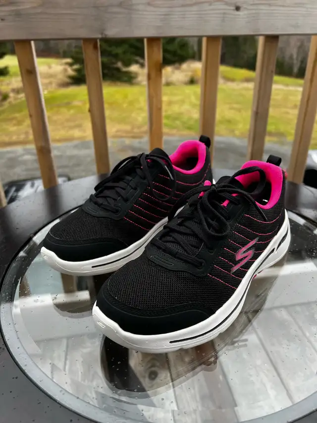 SKECHERS Women's GOWALK ARCHFIT Shoes - TRUE VISION 7 sz in Women's - Shoes in Cape Breton - Image 8