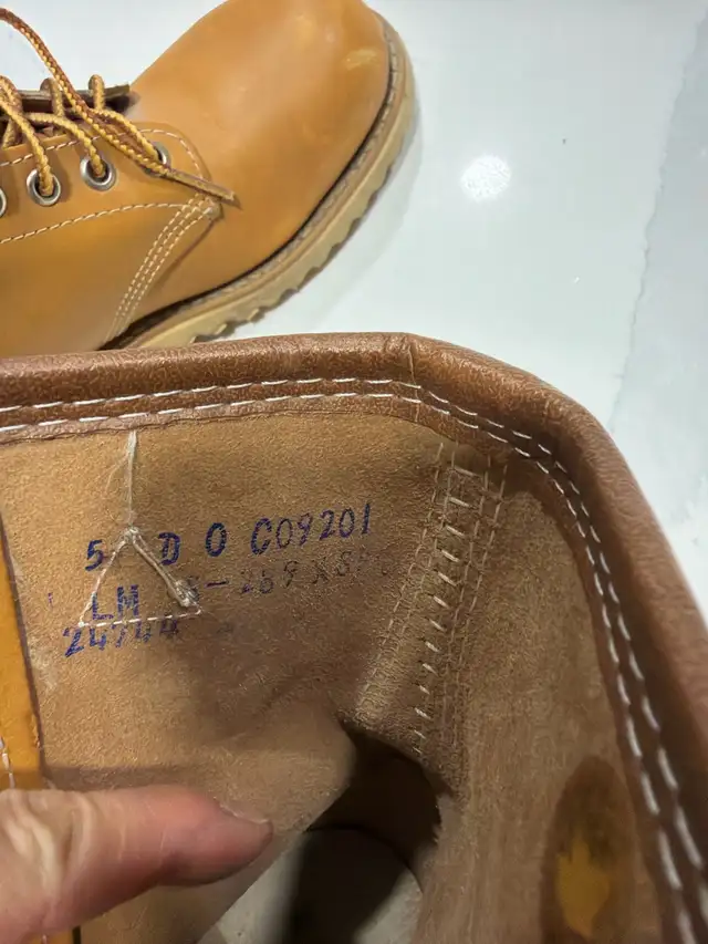 Canada Giant Steel Toe Work Boots (Women’s) All Leather Sz 5D in Men's Shoes in Calgary - Image 6
