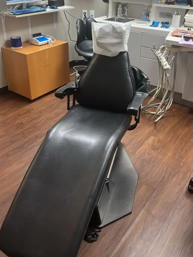 ADEC and Pelton & Crane Dental Chairs and Stools in Other Business & Industrial in Delta/Surrey/Langley - Image 3