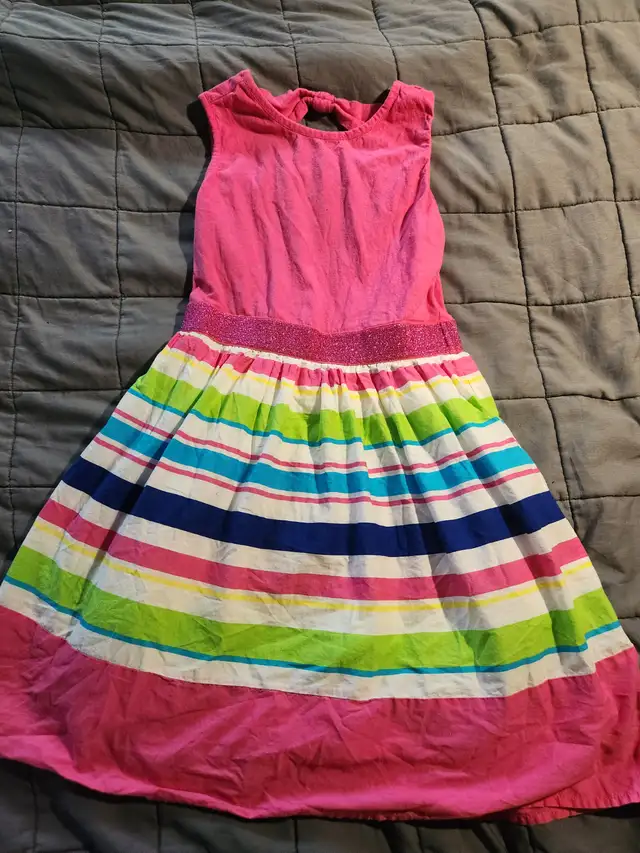 Robe pour enfant. 14 ans in Kids & Youth in Laval / North Shore - Image 2
