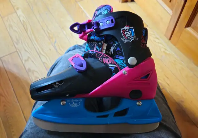 Monster High Kid's Adjustable Skates size 3-4-5-6 for sale in Skates & Blades in Gatineau - Image 4