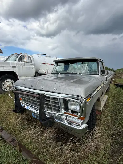 1978 Ford F250 4x4, 400 I don’t know if it runs, might try and get her fired up next couple days. Pl...
