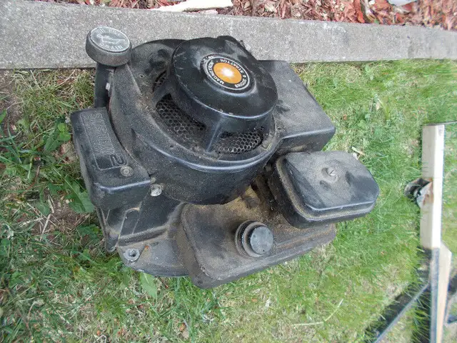 moteur de tondeuse in Lawnmowers & Leaf Blowers in Saint-Jean-sur-Richelieu - Image 4