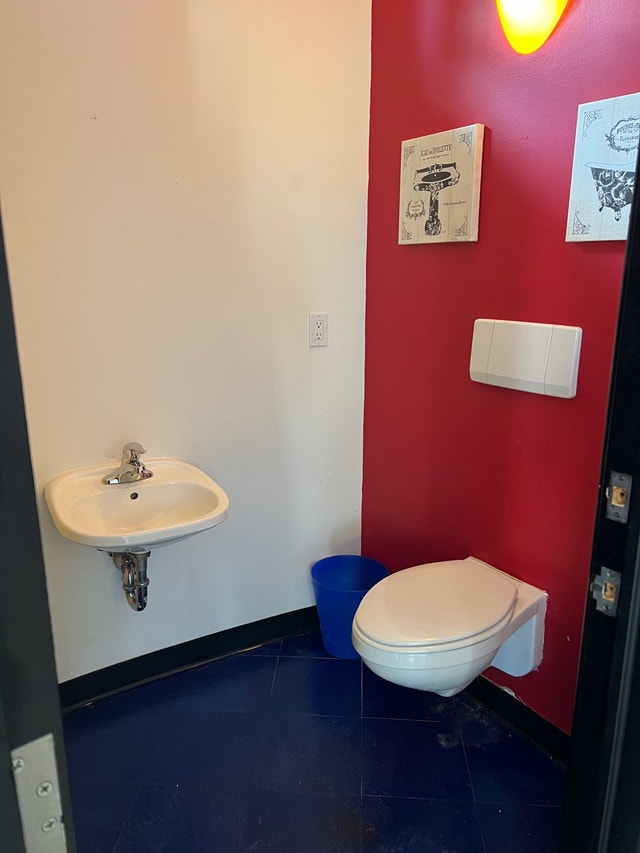 COMMERCIAL/ OFFICE/ RETAIL SPACE IN SOUTH END *** Commercial & Office