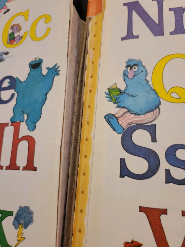 Sesame street dictionary books  in Children & Young Adult in Mississauga / Peel Region - Image 2