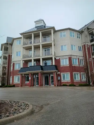 Spacious 1-bedroom, 1-bathroom condo available now in Aspen Springs. This well-appointed unit featur...