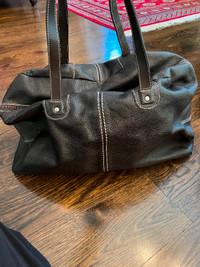 Roots Leather bag weekend