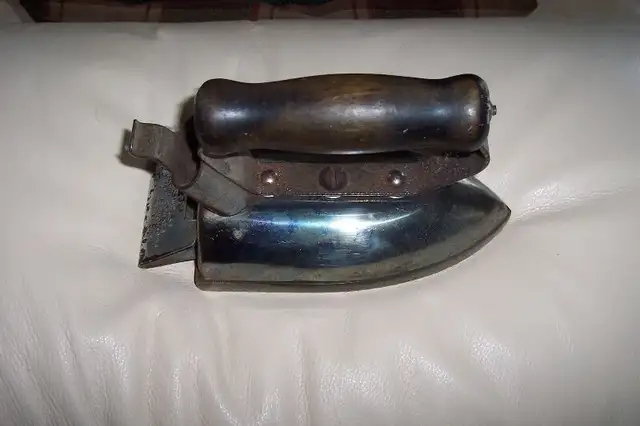 iron in Arts & Collectibles in Muskoka - Image 3