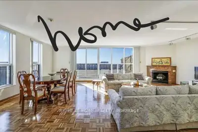 365 degrees view of Toronto and can see CNTower and enjoying evening lights of Toronto.. South facin...