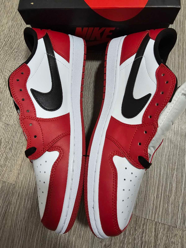 Nike air Jordan 1 low Chicago 2016 size 11 men in Men's Shoes in City of Toronto - Image 2