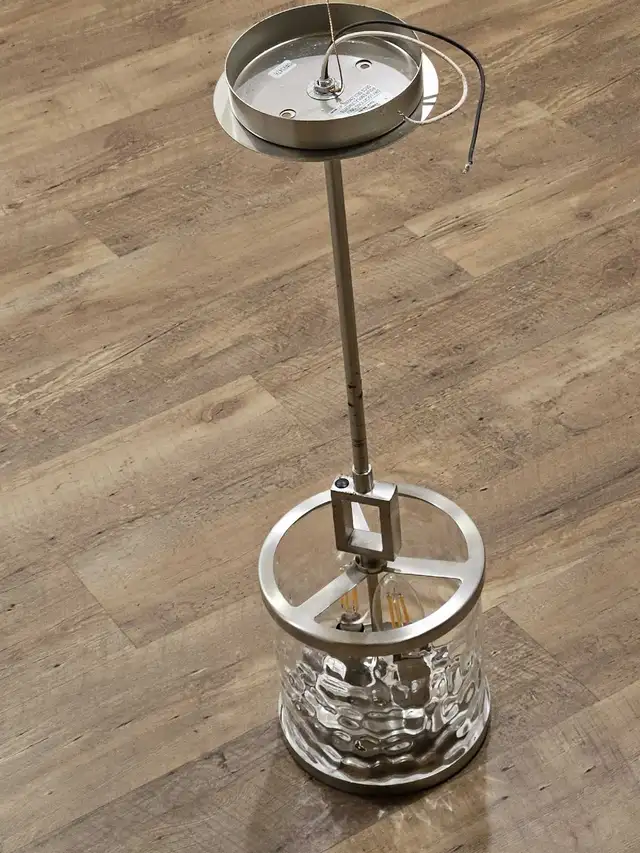 Pendant light in Indoor Lighting & Fans in Owen Sound - Image 2