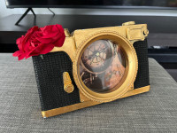 Gold Camera Picture Frame 4x4” Circle