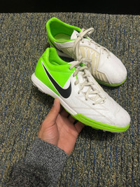 Rare men’s Nike shoot iv turf soccer shoes size 7.5