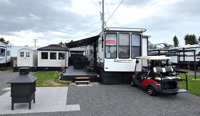 À vendre: kit complet clé en main, terrain 101, situé au Camping St-Edouard, 3371 rang Des Chutes Sa...