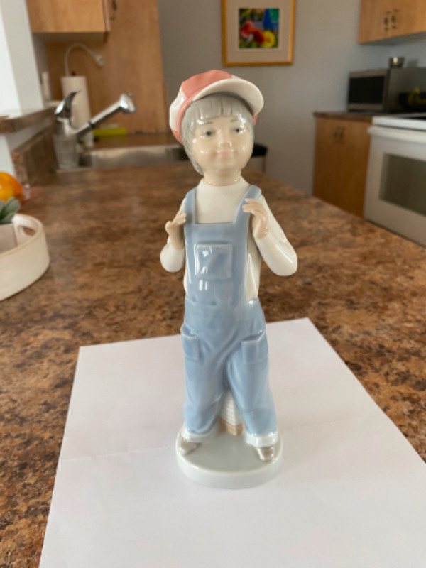 Lladro, jeune homme à l’accordéon dans Art et objets de collection  à Longueuil/Rive Sud - Image 3