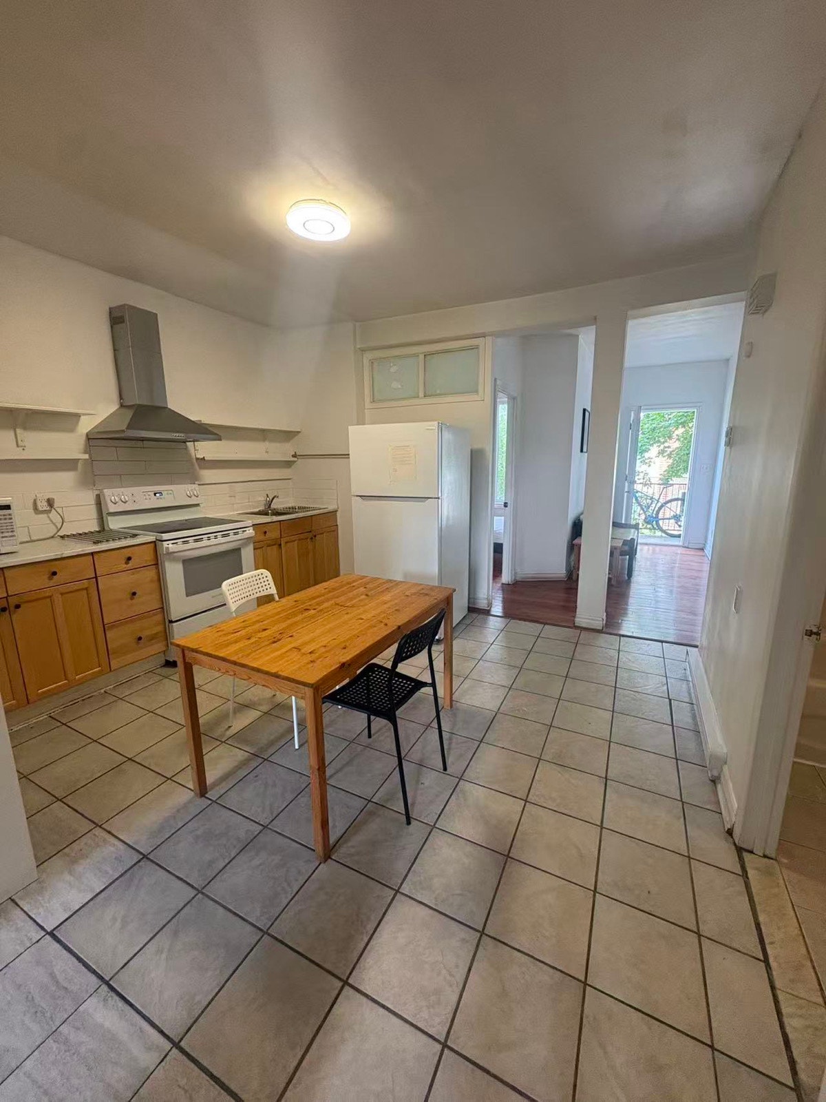 Furnished 3-Bed Apart. for rent near De L’église metro — photo 1