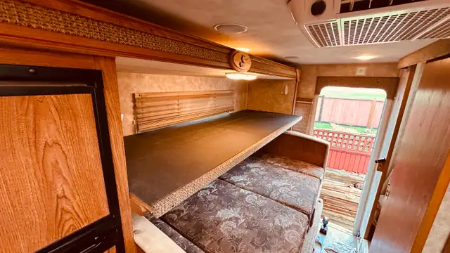 2007 Arctic fox 990 /2026 GMC Sierra 3500HD 4W Denali Ultimate w in Travel Trailers & Campers in Burnaby/New Westminster - Image 7