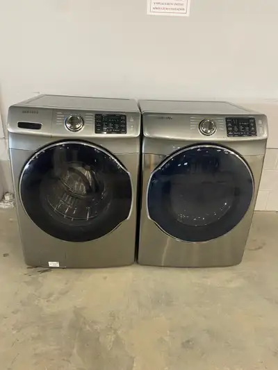 ** Service Mido Électroménagers** Ensemble Laveuse sécheuse frontales de marque Samsung , Superposab...
