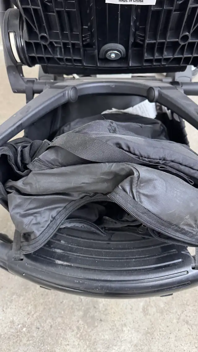 Bagaboo stroller detachable seat travel bag and rain cover in Strollers, Carriers & Car Seats in City of Montréal - Image 6