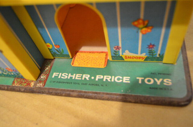 Maison Fisher Price no 952 1969 et accessoires dans Jouets et jeux  à Victoriaville - Image 4