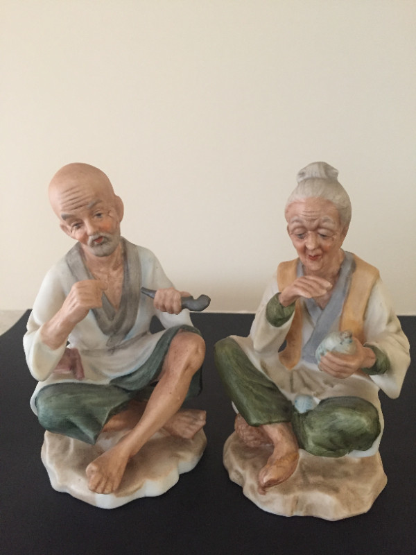 ASIAN FIGURINES MAN AND WOMAN SITTING MADE IN JAPAN in Arts & Collectibles in Edmonton - Image 2