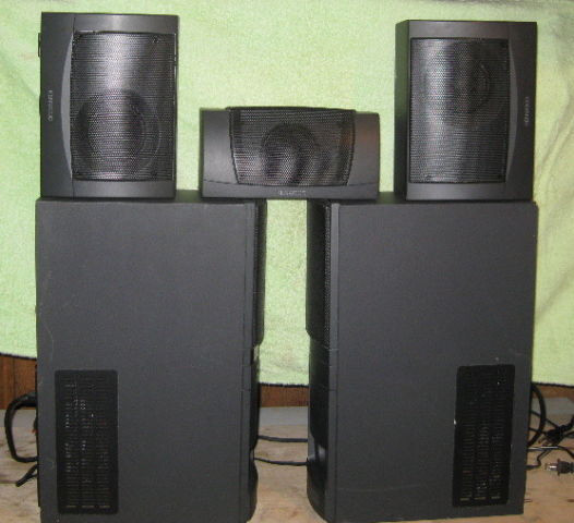 KENWOOD COMPLETE HOME THEATER SYSTEM (VINTAGE) in Stereo Systems & Home Theatre in St. Albert - Image 2