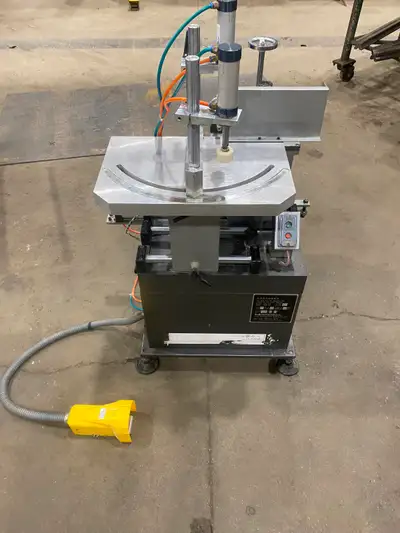 End Face Milling Machine – Model LXDW-200 (T&D / Jinan Tianchen Deca) Professional end face milling...