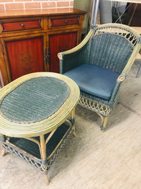 Chaise vintage et table osier bambou  125 $ /2 