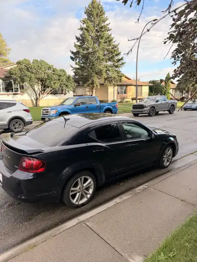 Active status 2.4L 173km Heated seats Bluetooth AC/hot air Recent changes/maintenance- New brakes, n...