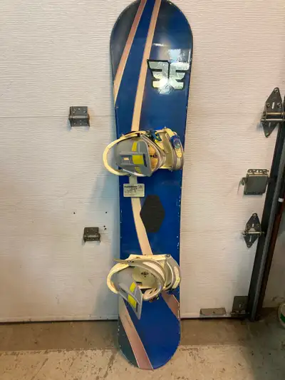 Snowboard Firefly 148 fix. Burton, bottes homme 8, View more
