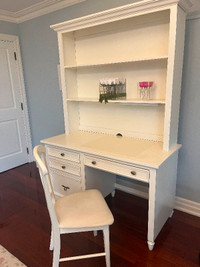Desk, hutch and chair set