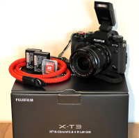 Fujifilm X-T3 with kit lens XF18-55 mm + extra battery
