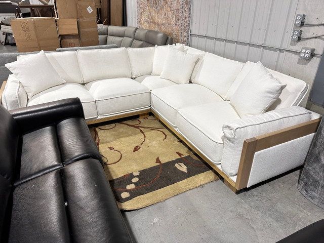 White fabric sectional wood trim in Couches & Futons in Winnipeg - Image 2