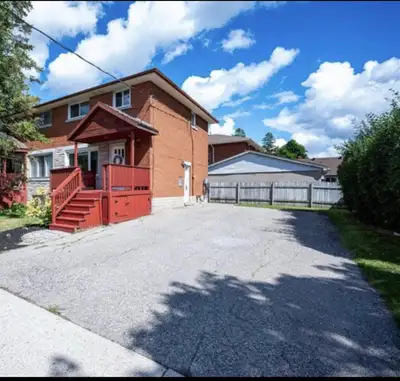 For rent 3 bedroom 1 bath Semi. Great location. Near schools, shopping and transportation. Parking f...