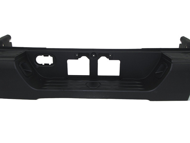 NEUF Pare-Chocs COMPLET Arriere Tundra 2014 Rear Bumper Assy NEW in Auto Body Parts in Longueuil / South Shore - Image 4